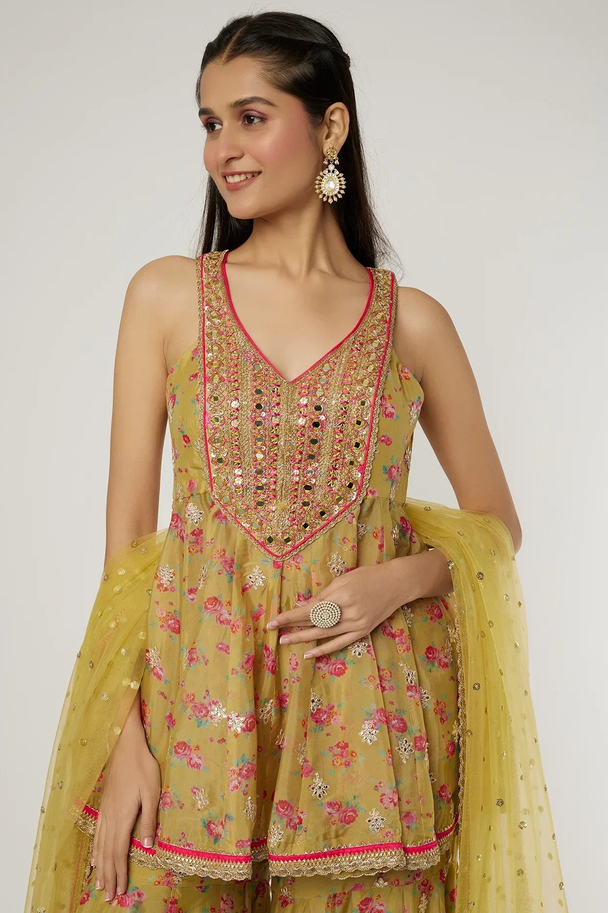 Nargis Sleeveless Garara Set