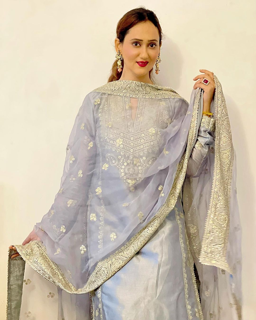 Lilac Gunjan Walia in Rati Long Set- front view