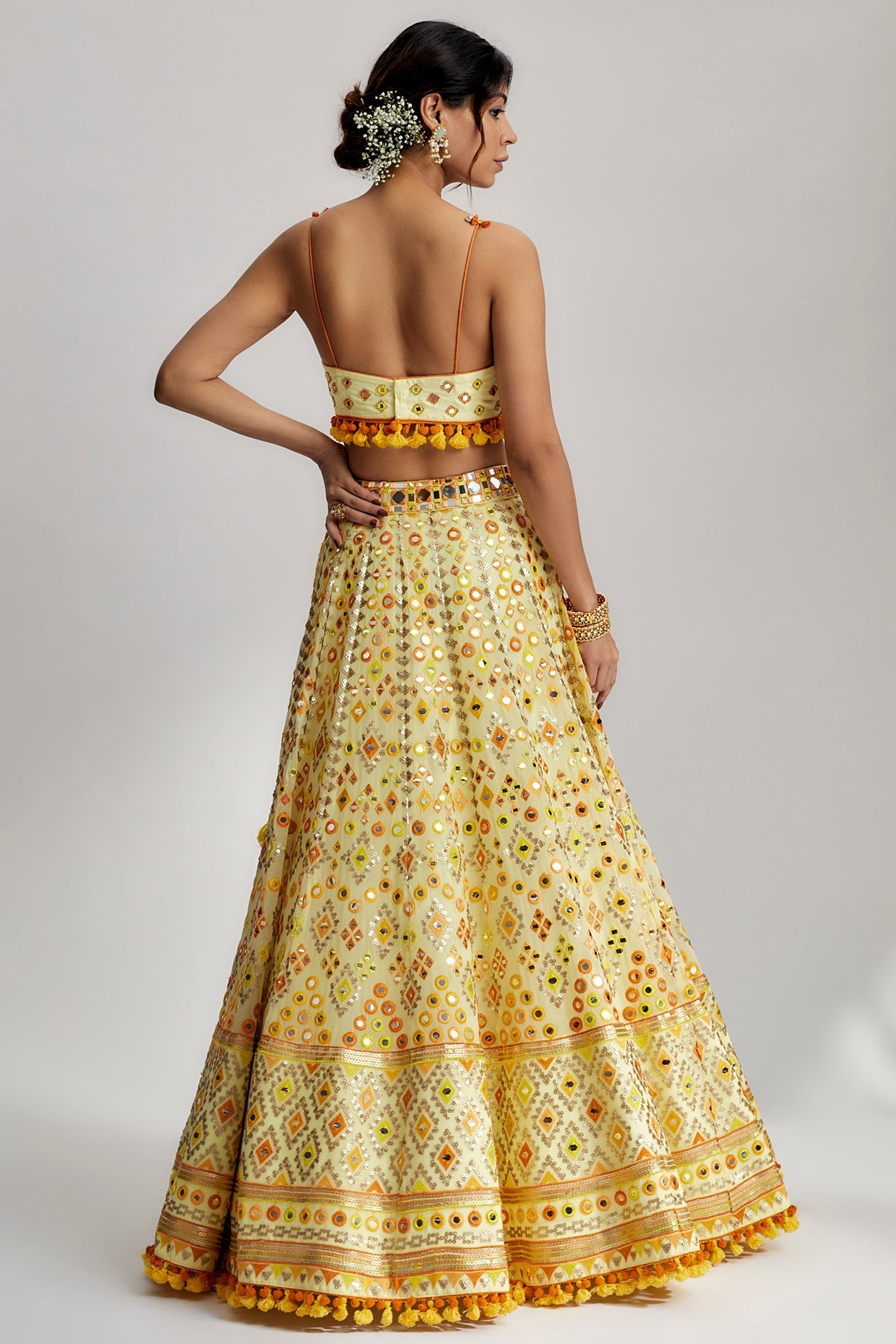 Buy Women's Designer Yellow Ashi Lehenga Set | Gopi Vaid
