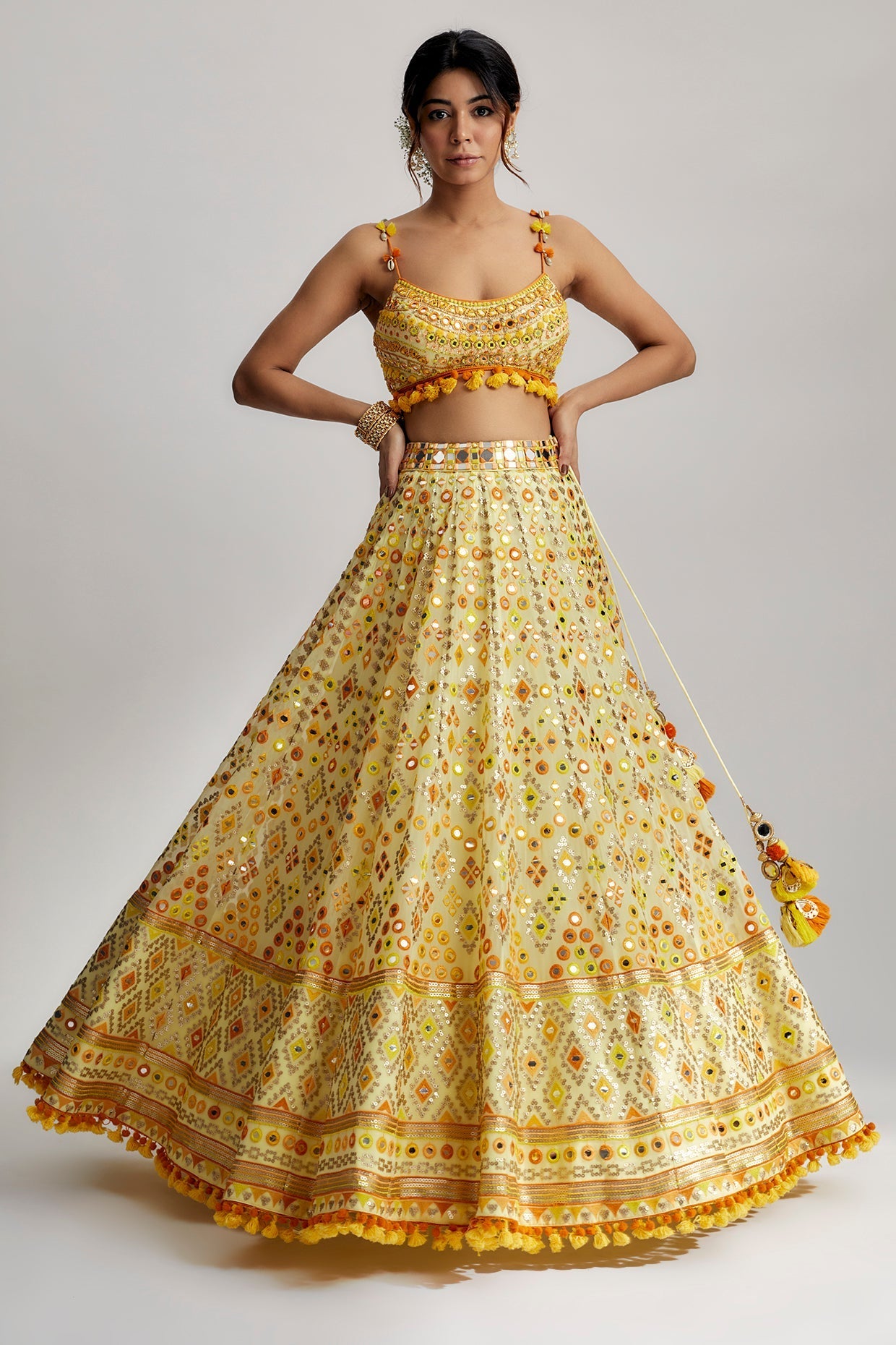 Buy Women's Designer Yellow Ashi Lehenga Set | Gopi Vaid